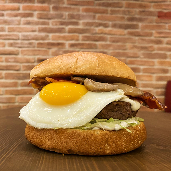 Bacon &amp; Egg Burger Simple